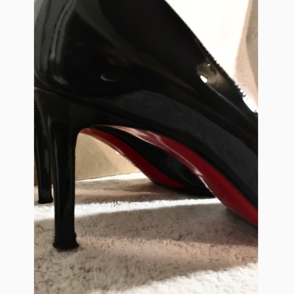Christian Louboutin heels *Guaranteed authentic* - Picture 4 of 8